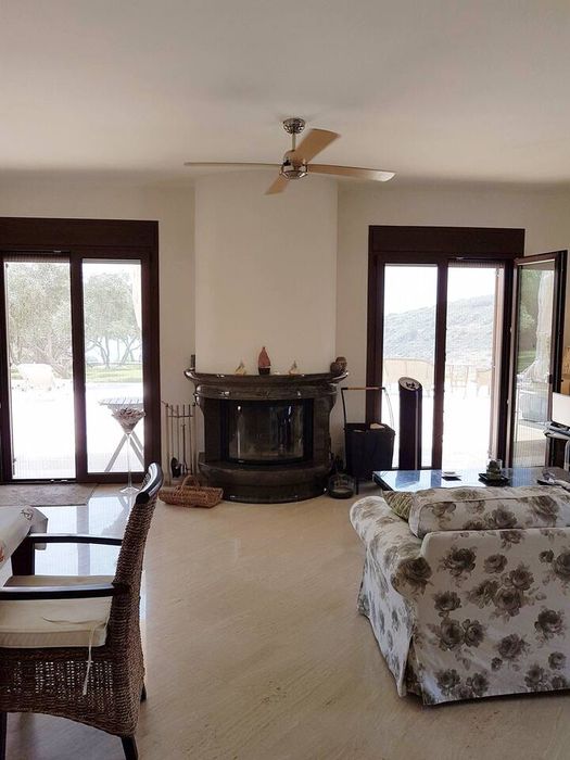 Вила на Неа Перамос