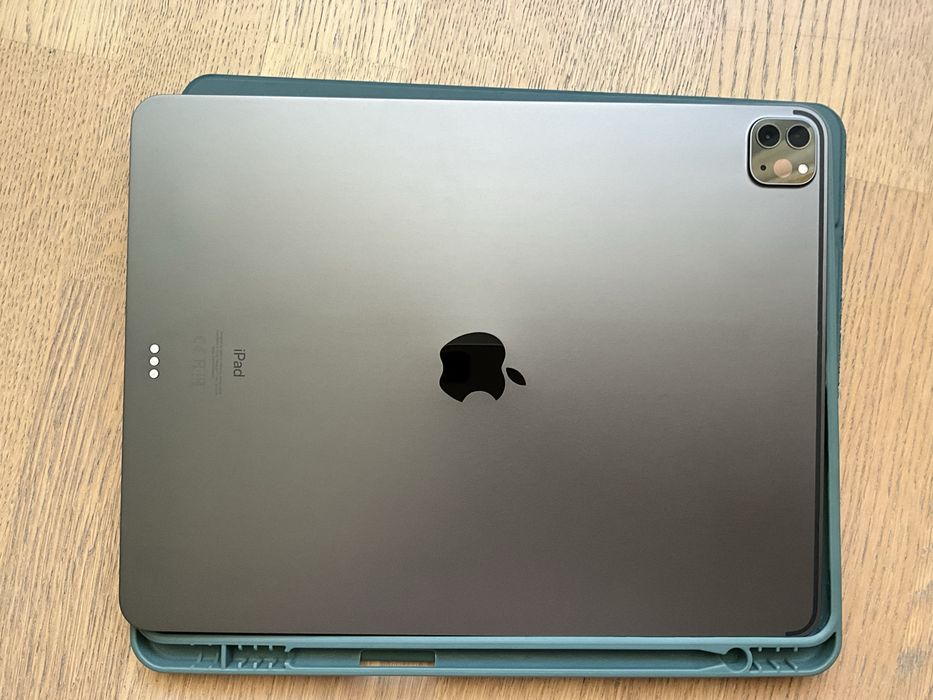 iPad  Pro ( 2.9-inch) (4th generation) in stare foarte buna