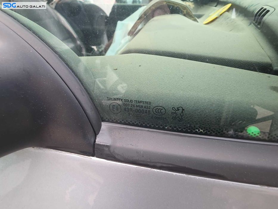 Geam Sticla Fix Triunghiular de pe Usa Portiera Dreapta Fata Peugeot 307 2002 - 2008 [Q8071]