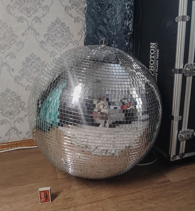 Большой зеркальный диско-шар ~ 50 см