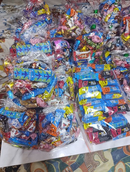 Продаю новогодние праздники