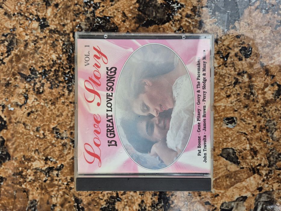 Vand 7 CD muzica usoara mixta straina artisti internationalii 

- vide