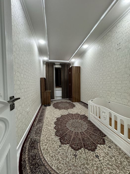 Срочна 100 квадрат  3 ком квартира Вокзалда сотилади.