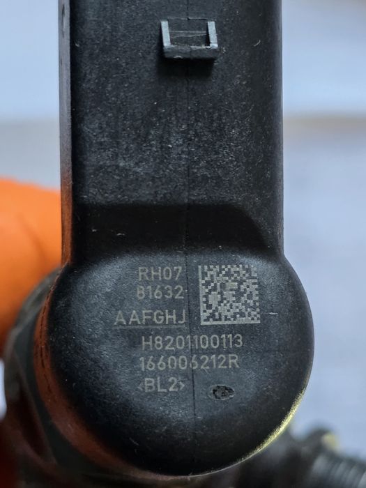 Injector Injectoare Renault Dacia 1.5dci 166006212r