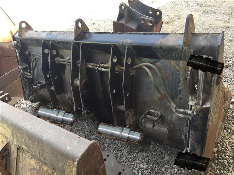 Bolturi si bucsi cupa fata Case CAT Komatsu JCB FIAT Terex NH