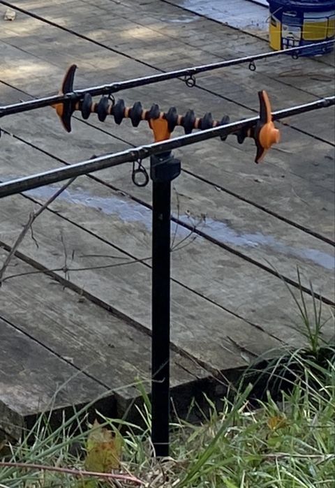 Cap suport feeder Mostiro si Pichet telescopic Delphin