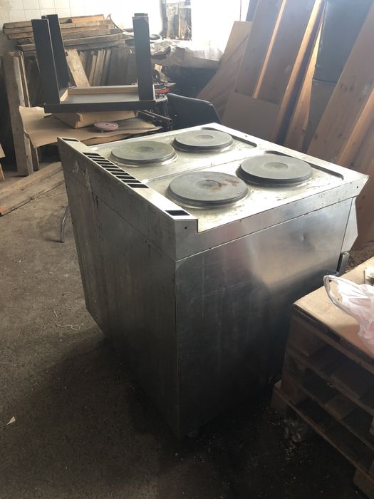 Професионална ел готварска печка,судена витрина