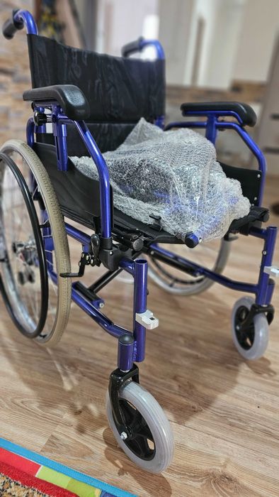 Кресло-коляска для инвалидов