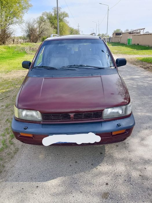 Mitsubishi space wagon