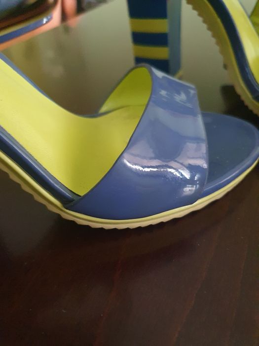 Дамски сандали естествена кожа