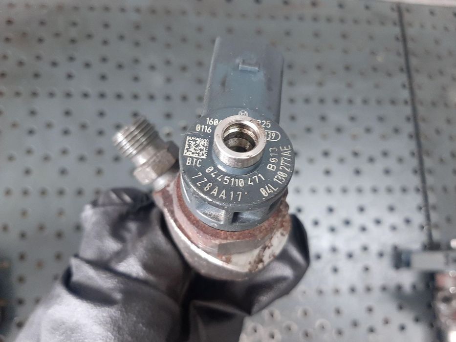 Injector 2.0 tdi audi q3 8u a3 8v a4 b8 a5 seat leon ateca skoda karoq octavia 3 0445110471 04l130277ae