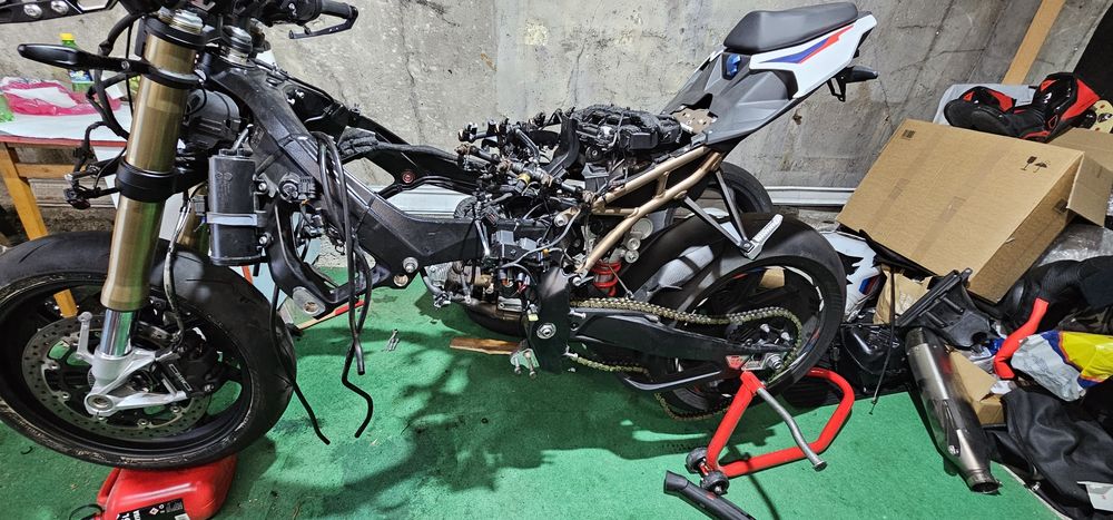 BMW S1000R 2022 -> 2 броя двигателя оборудвани цялостно