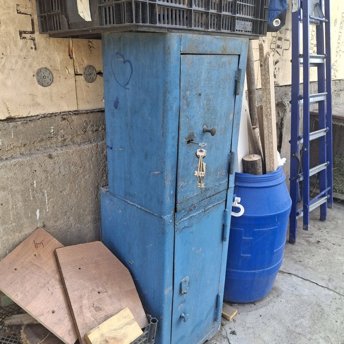 Продам железный сейф