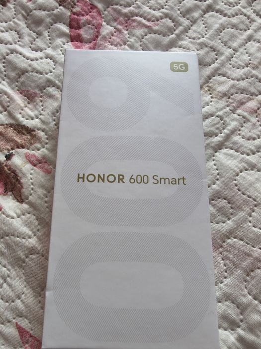 Продавам неразопакован Honor 600 Smart Meteor в сребрист цвят