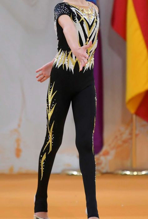 Страхотно трико за художествена гимнастика