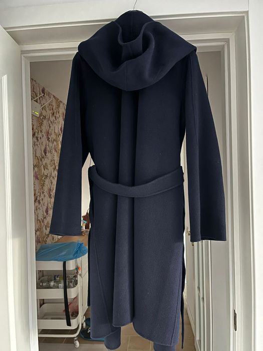 Vand palton grup Maxmara de lana stare buna pentru femei cu gluga