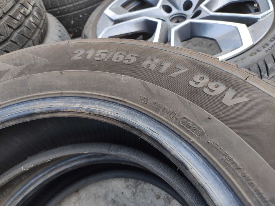 2бр Зимни гуми 215 65 17 - Kumho - DOT 2023
