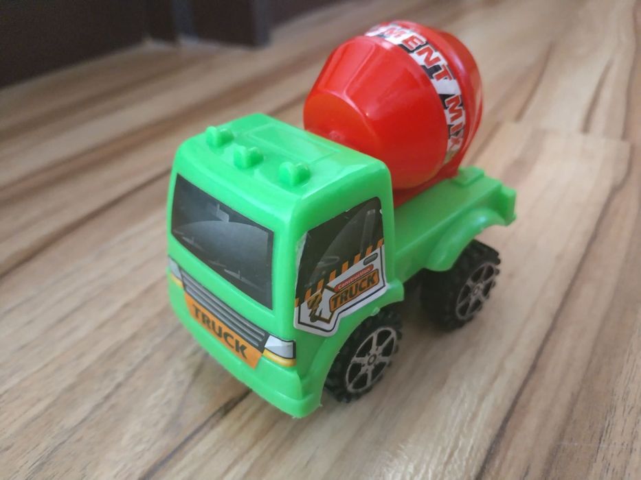 Макет на камионче бетоновоз от Германия