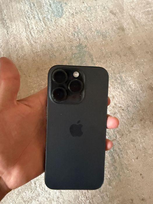 iPhone 15 pro в хорошем состоянии