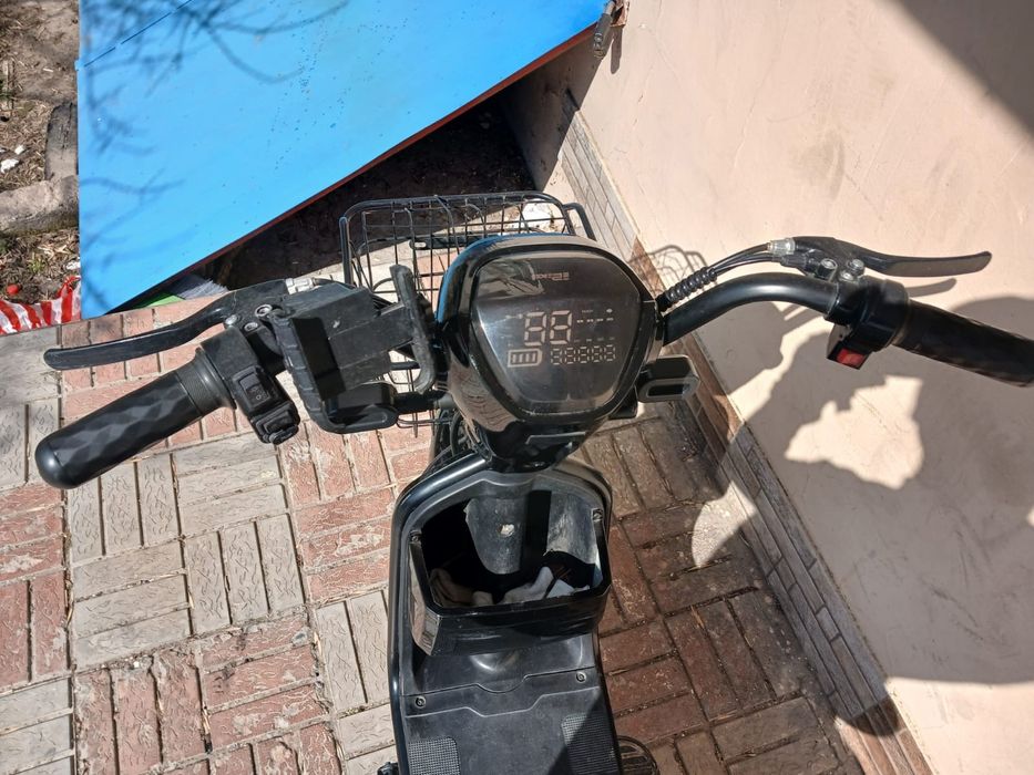 Срочно продам Электроскутер леопард