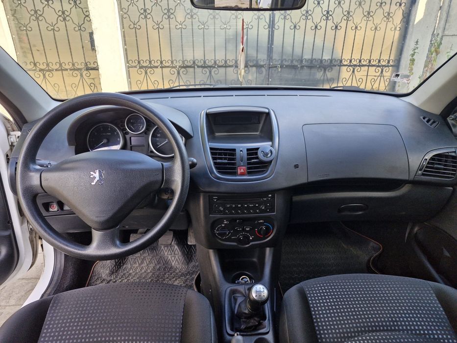 Vânzare Peugeot 206+ (2010) – Doar 46.000 km reali – Aer Condiționat – Preț: 3.500 €