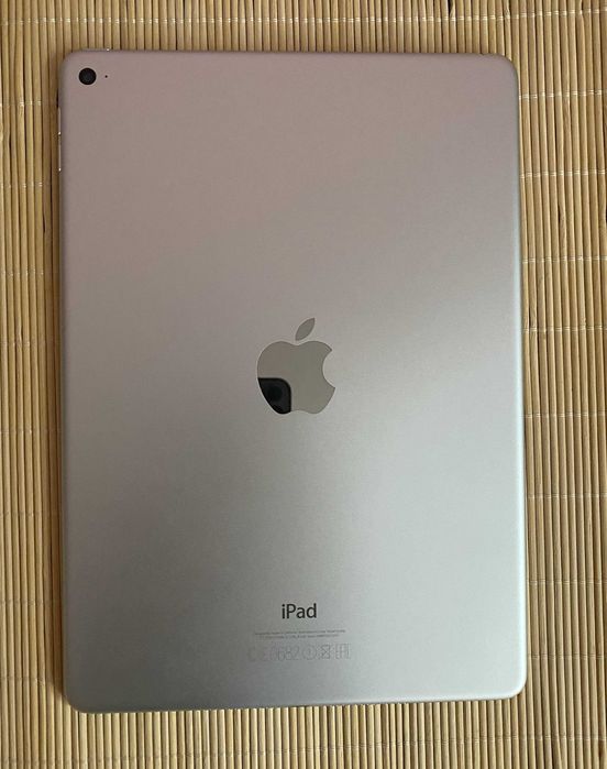 Apple iPad 2 Air / 64 GB & Logitech Keyboard