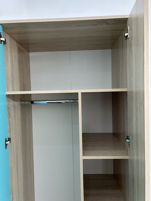 Шкаф двухстворчатый