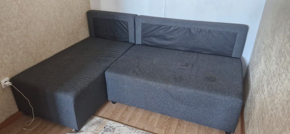 Продам 2 дивана и стол кухонный