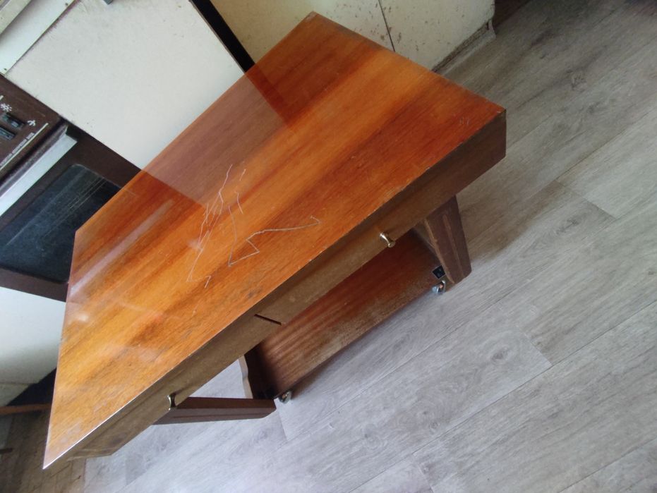 Журнальный столик