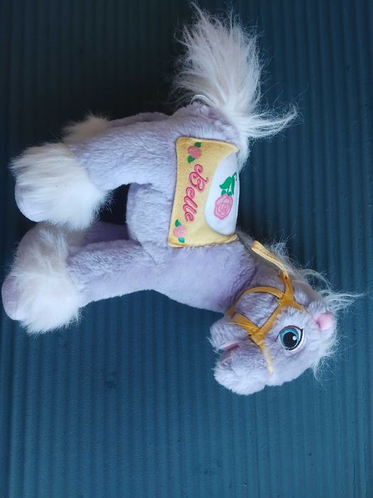 Оригинална играчка кончето на Барби