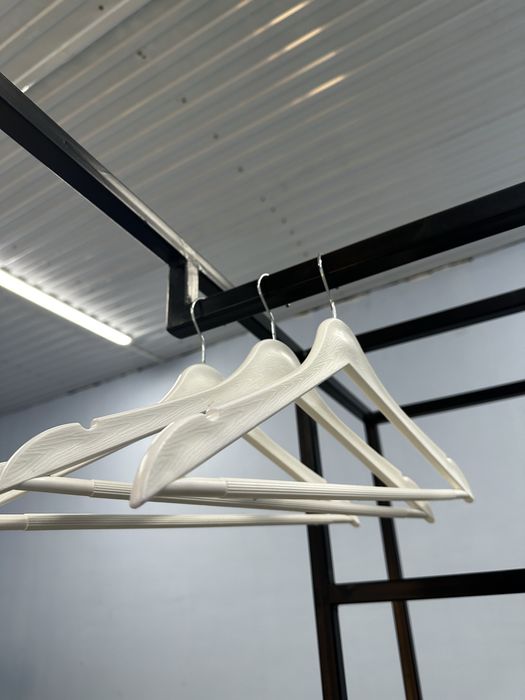 Вешалки женские белые