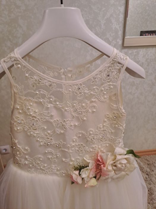 Продам белое платье