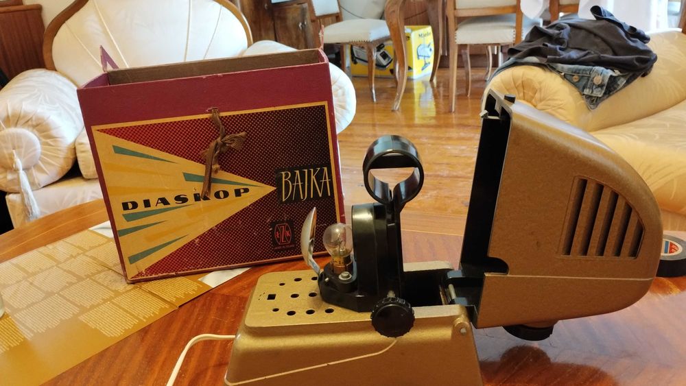 Работещ винтидж полски диаскоп LZK B-2 Bajka - 35mm от 1960