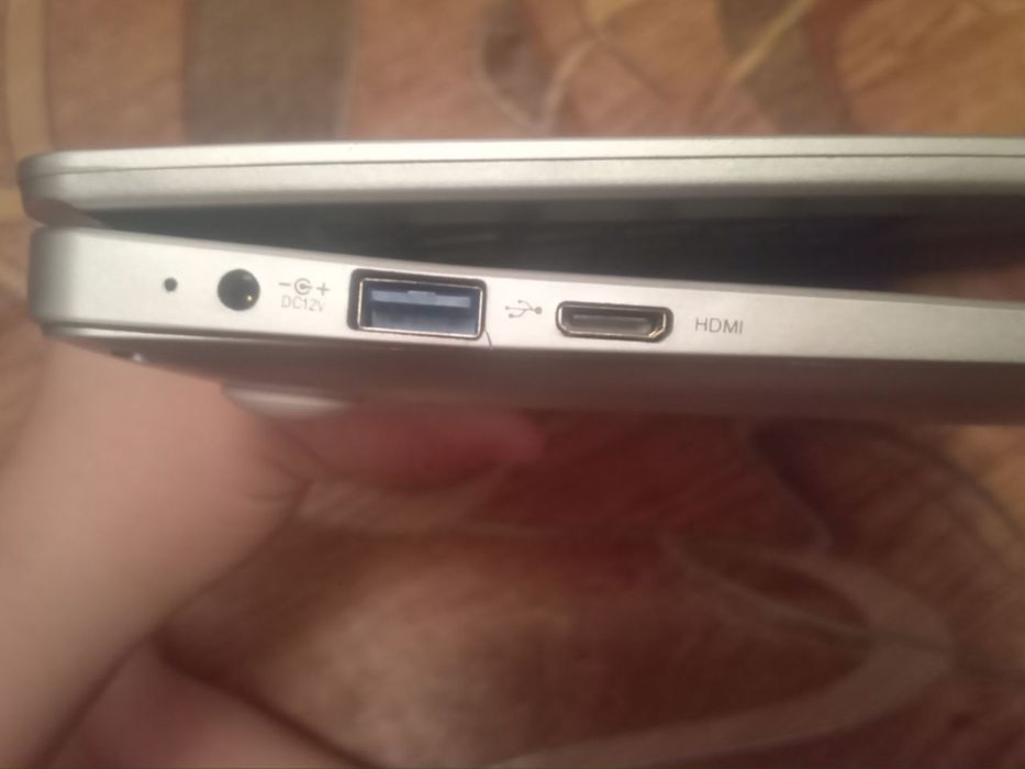 Продам ноутбук haier