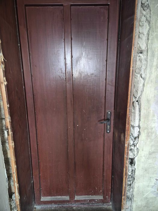 Метална входна врата