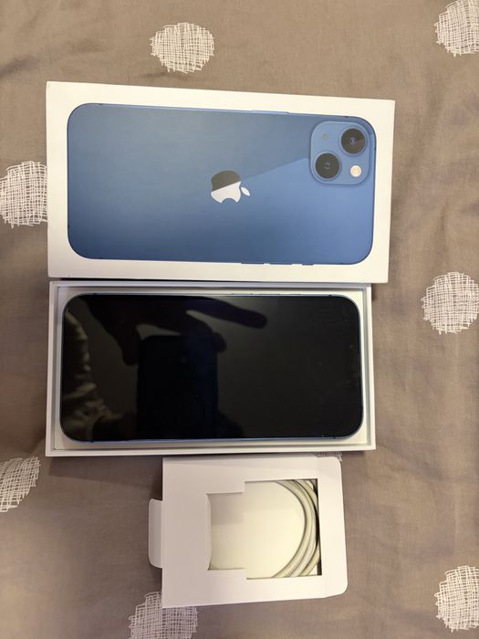 iPhone 13/128Gb/Starea bateriei este de 77%