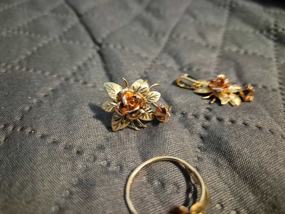 Set 4 bucati ( inel,cercei,pandativ) aur 14 K