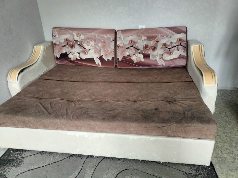 Отдам диван район Циолковского