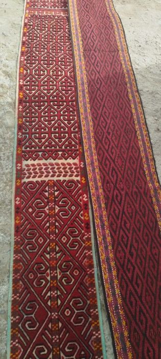 Ескі күміс бұйымдары сатылады