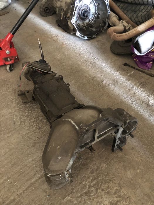 Коробка газ 24