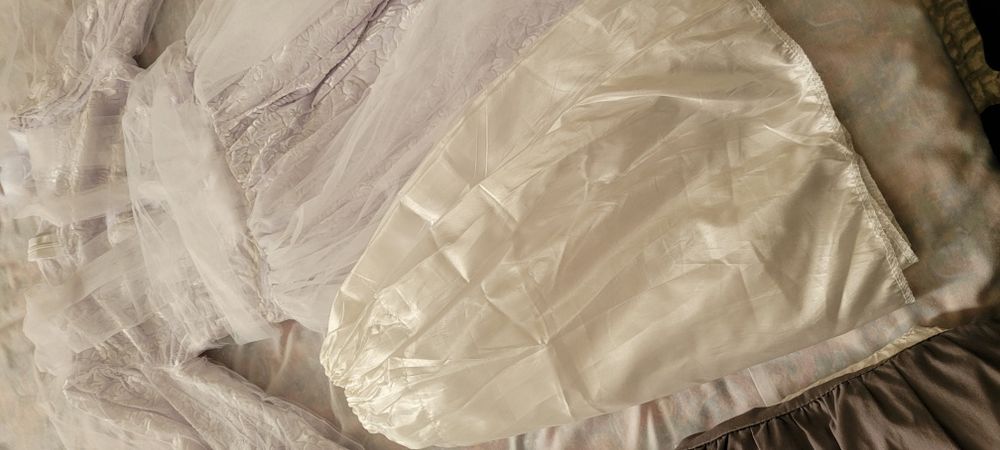 Продается срочно одежды для невесткам