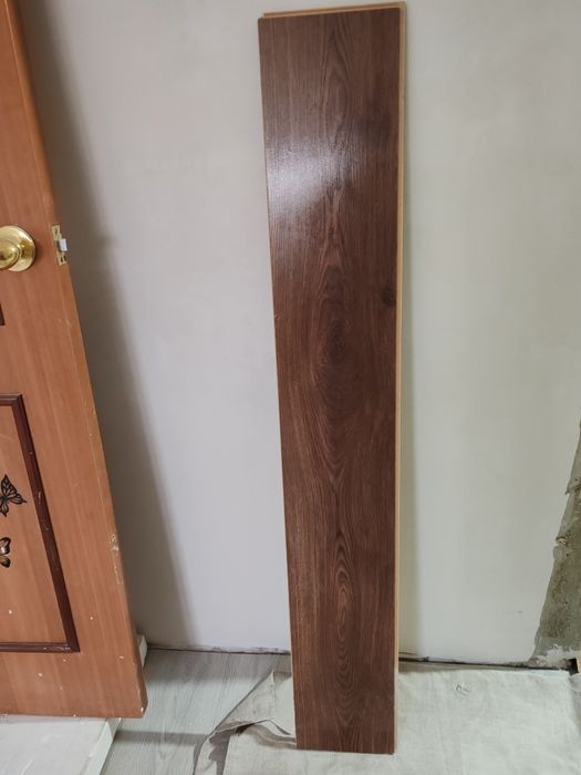 Отдам даром ламинат