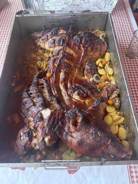 Печени Агнета и прасета