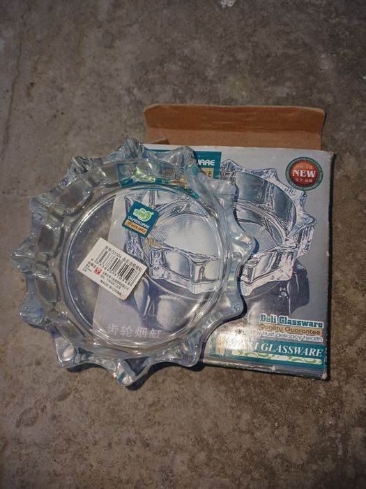 Пепельница стеклянный