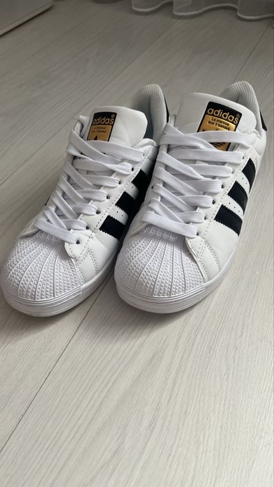 Кроссовки Adidas