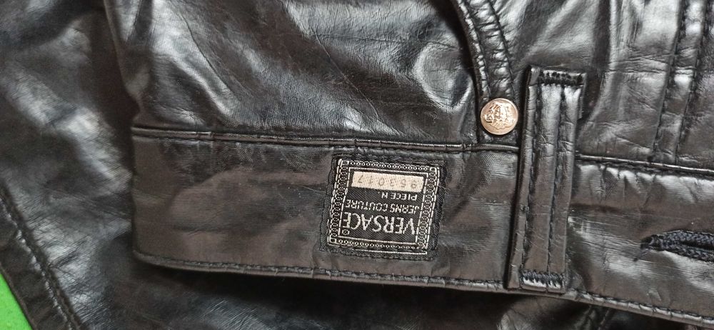 Pantaloni scurti Versace Jeans Couture marimea 28/42