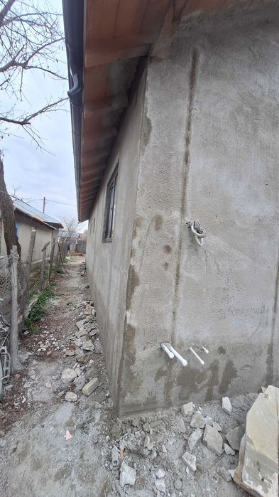 Realizăm tencuială mecanizată clasică și tencuială manuală