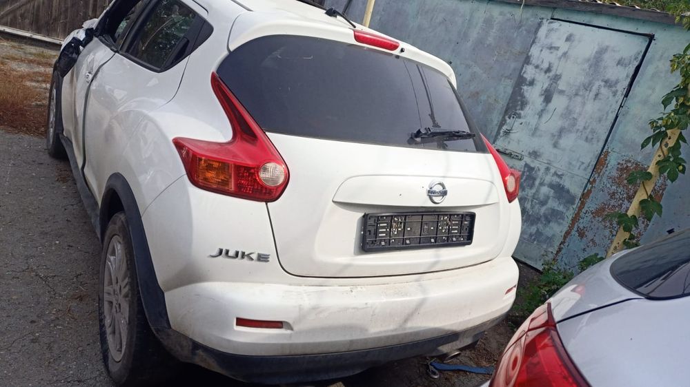 Дверь багажник Ниссан Жук Nissan Juke 1,6 4вд
