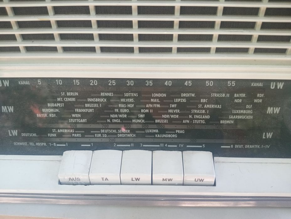 Radio Loewe opta tempo