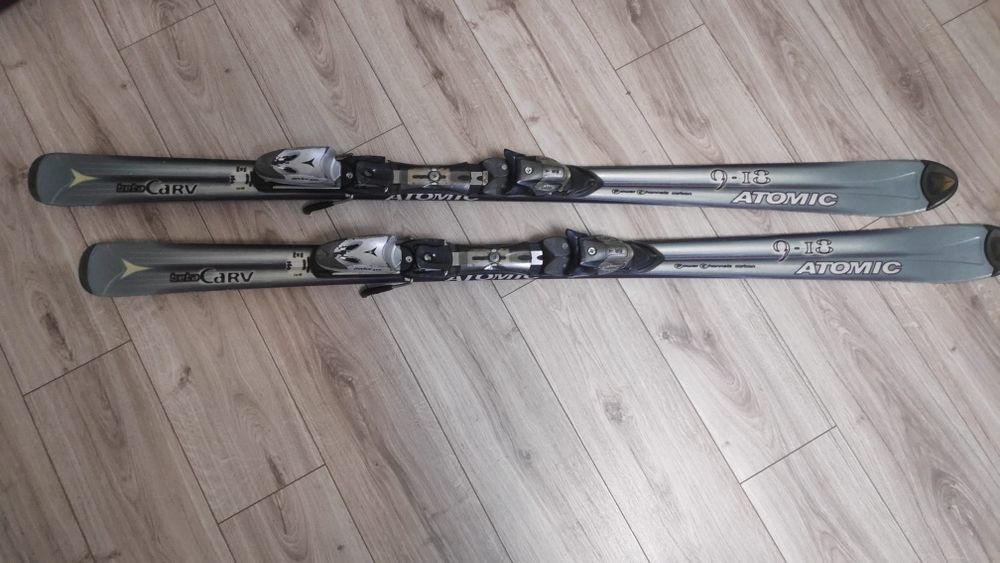 Schiuri Atomic 160cm